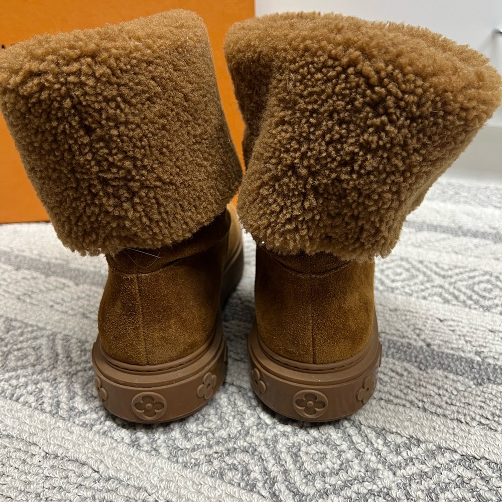 Louis Vuitton Brown Suede Shearling Cuff Platform Ankle Boots - Picture 2 of 3